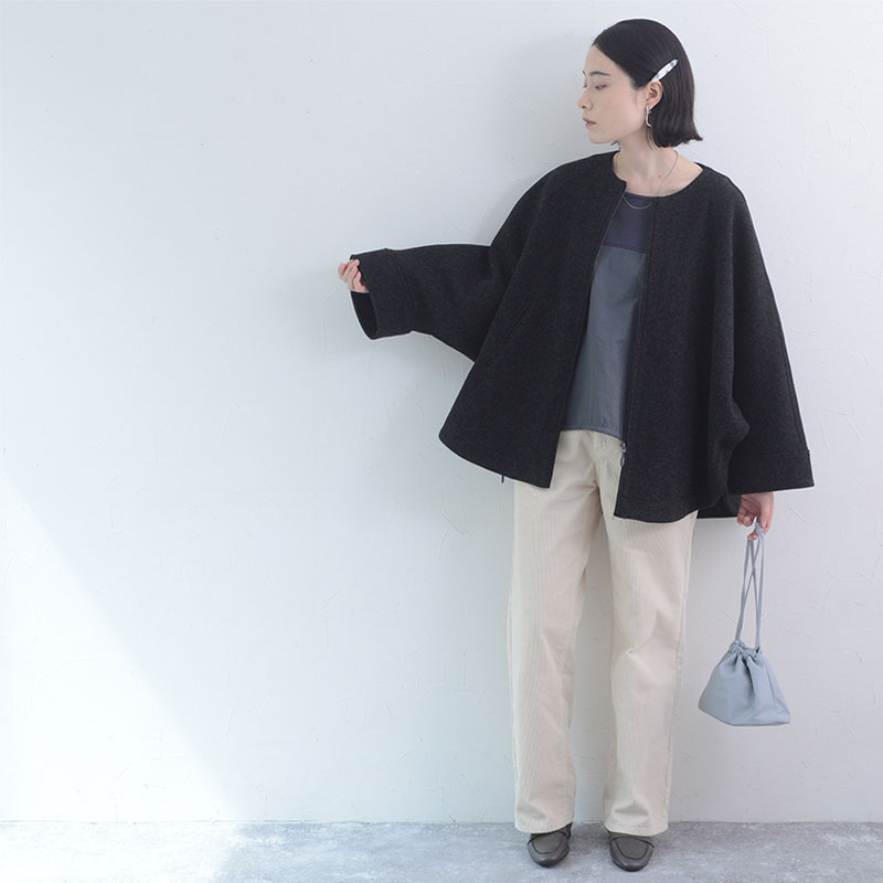 ドルマンスリーブでゆったり着られる ウールライク ポンチョ風ジップコート/Agreable アグレアーブル