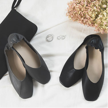 【旧モデル】Vカットデザイン スクエアトゥ 携帯スリッパ／kauliina