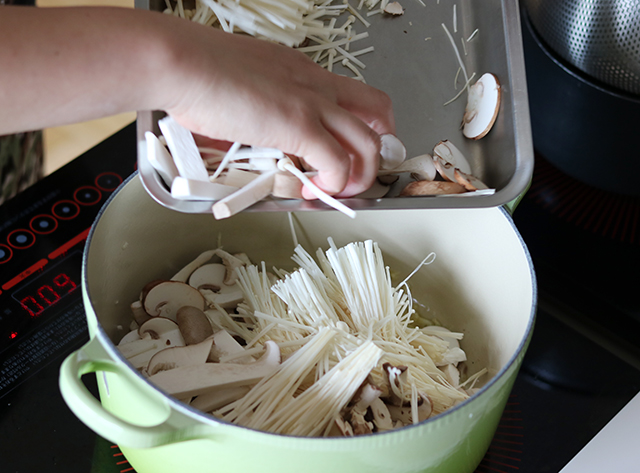 アレンジ多彩！超簡単「きのこ山盛り常備菜」を作ろう