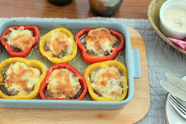 グリラーで作ろう！「パプリカの肉詰め」