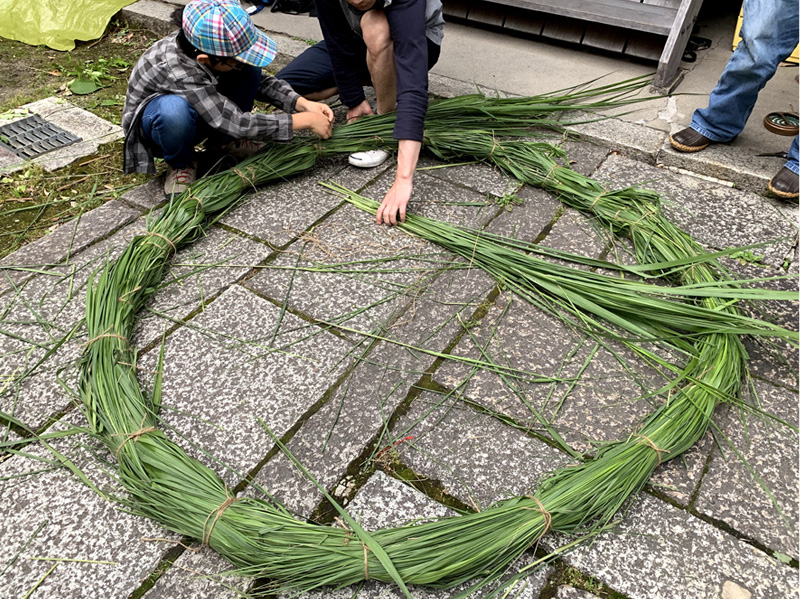 梅雨どきのお楽しみ。茅の輪作りに参加しました！