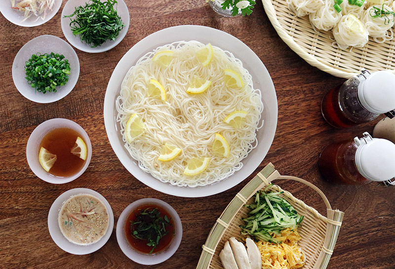 この夏、素麺を飽きずに楽しく！混ぜるだけで本当に美味しい素麺つゆレシピ