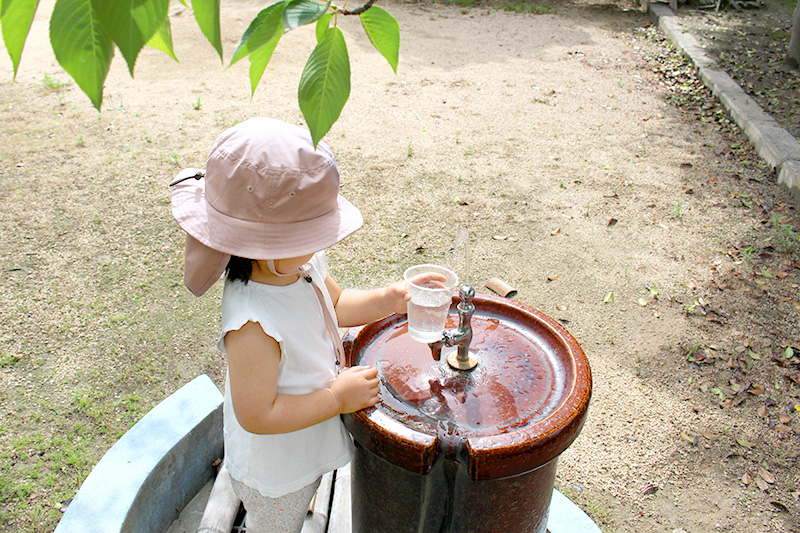 夏キッズの日差し対策に！首元ヒンヤリ「クッカヤプー　保冷剤ポケット付き帽子」