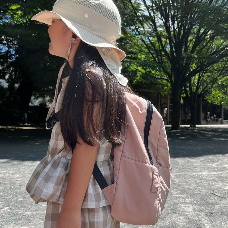 子どもと一緒の夏のお出かけ、帰省は「自分で持てるマイリュック」で！通園以外もマルチに使える3wayリュック