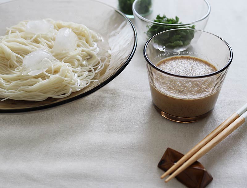 つけだれアレンジ、ぶっかけ素麺、変化とうつわで楽しむ夏の素麺レシピ