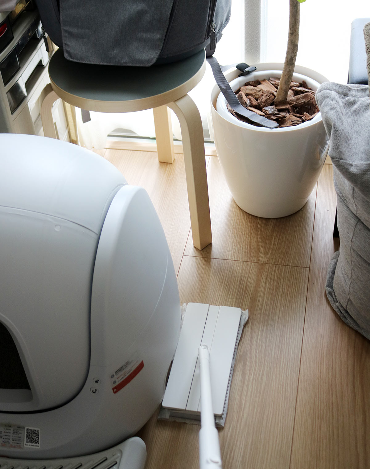 猫飼い＆マンション＆フルタイム共働きのお掃除最適解！マーナの「タッチレスワイパー」使用レポ