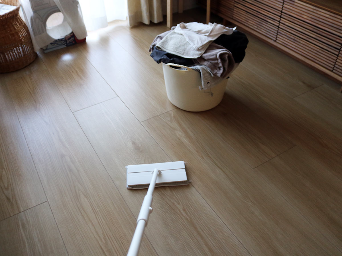 猫飼い＆マンション＆フルタイム共働きのお掃除最適解！マーナの「タッチレスワイパー」使用レポ