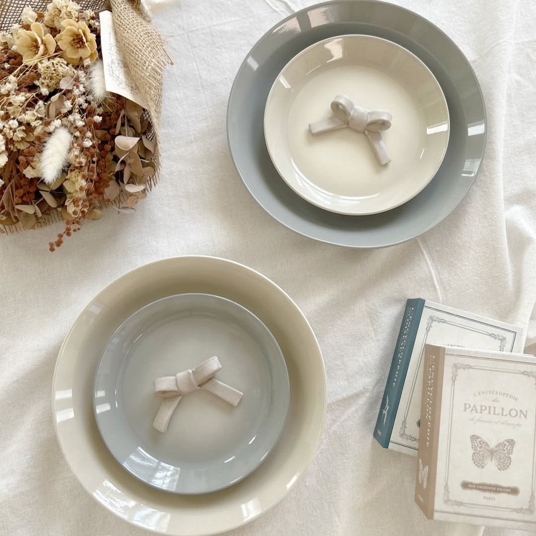 「こう見えて落としても安心！」子どもと暮らすインスタグラマーさんも太鼓判、完売人気の陶器見えプレート実用レポ