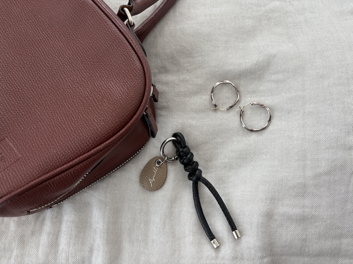 【検証】Agreable牛革チャームはどんなバッグにも合うのか!?スタッフが私物バッグで試してみました