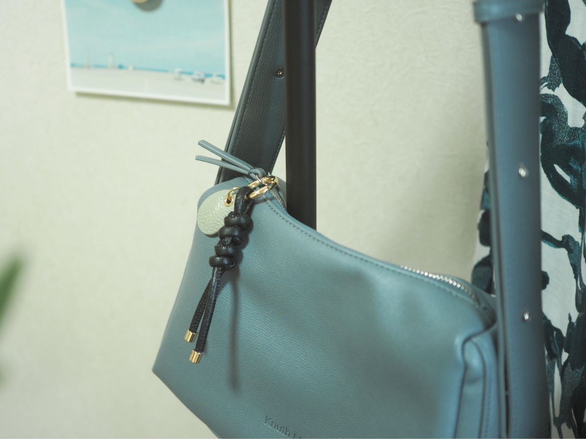 【検証】Agreable牛革チャームはどんなバッグにも合うのか!?スタッフが私物バッグで試してみました