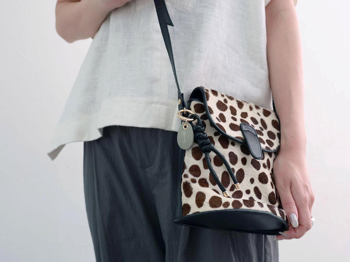 【検証】Agreable牛革チャームはどんなバッグにも合うのか!?スタッフが私物バッグで試してみました