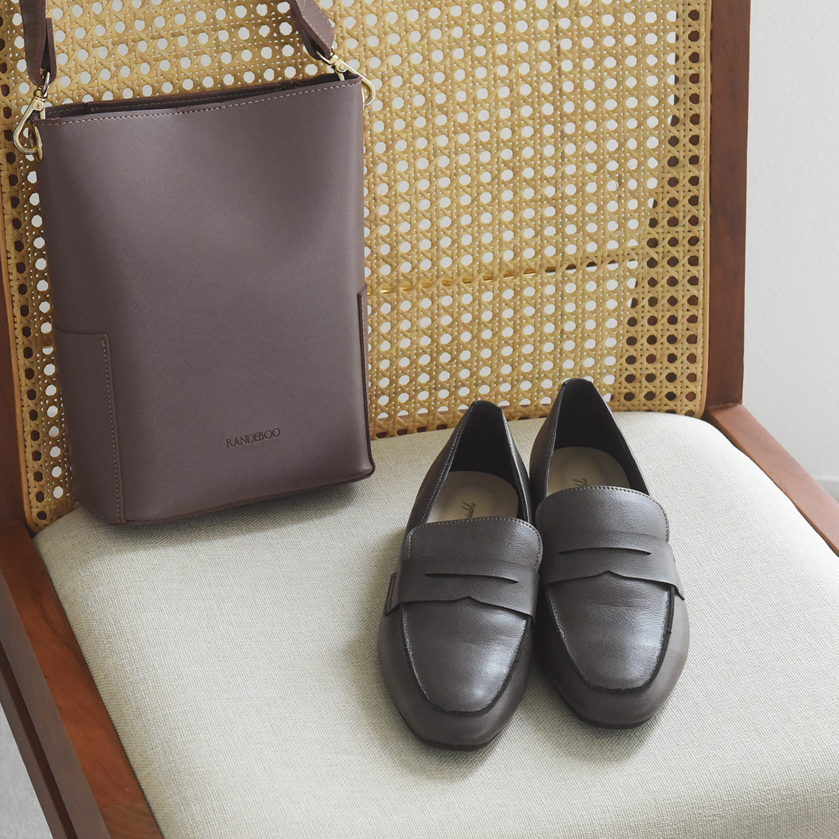 約4年ぶりの待望復活「軽やかローファー」。サイズ選びに悩みがちなスタッフにもフィット!感動のはき心地レビュー