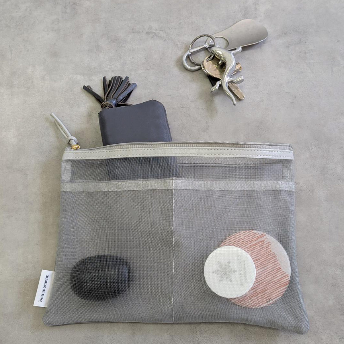 ポケット少なめバッグの救世主!ごちゃつく小物がまとまる『メッシュバッグインバッグ』のスタッフ愛用レポ