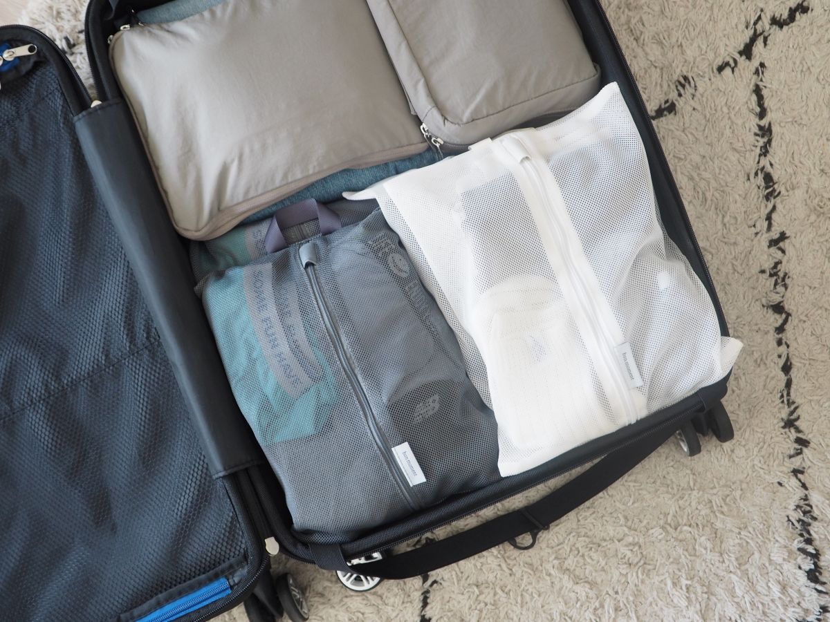 面倒な後片付けが一手間減る!「洗濯ネットになる衣類ポーチ」で旅行後の荷ほどきが快適に