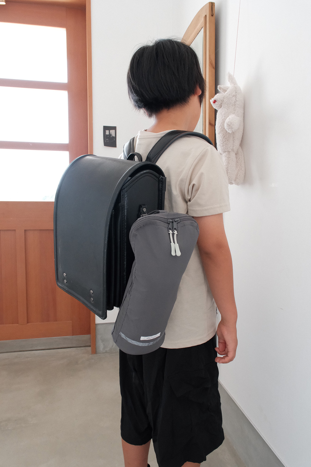 水筒がランドセルと一体化!?インスタグラマーさんも始めてる『手ぶら通学』のススメ