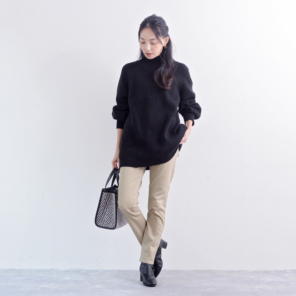 リピーターさん御用達、裏パウダー起毛の「あったかスリムパンツ」スタッフ3人の着用レポート