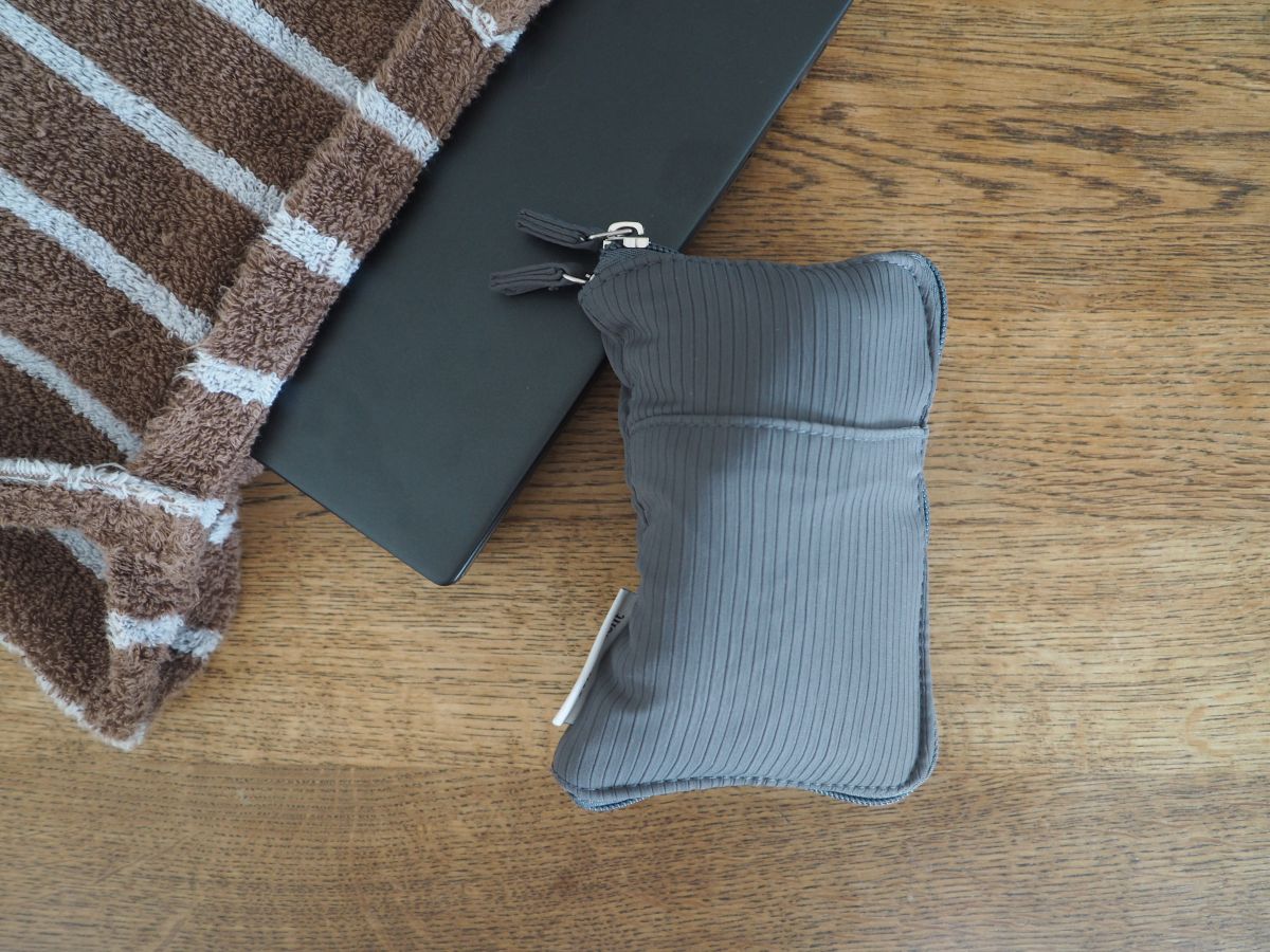探しやすい手帳型で、小物迷子が解決！「旅上手になれる手帳型ミニポーチ」が、日常使いにもぴったりだった話