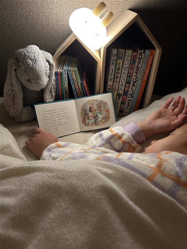 親子の寝かしつけにも、ひとりで眠る練習にも。ぷにぷにバニーライトをスタッフ家族も続々お迎え中