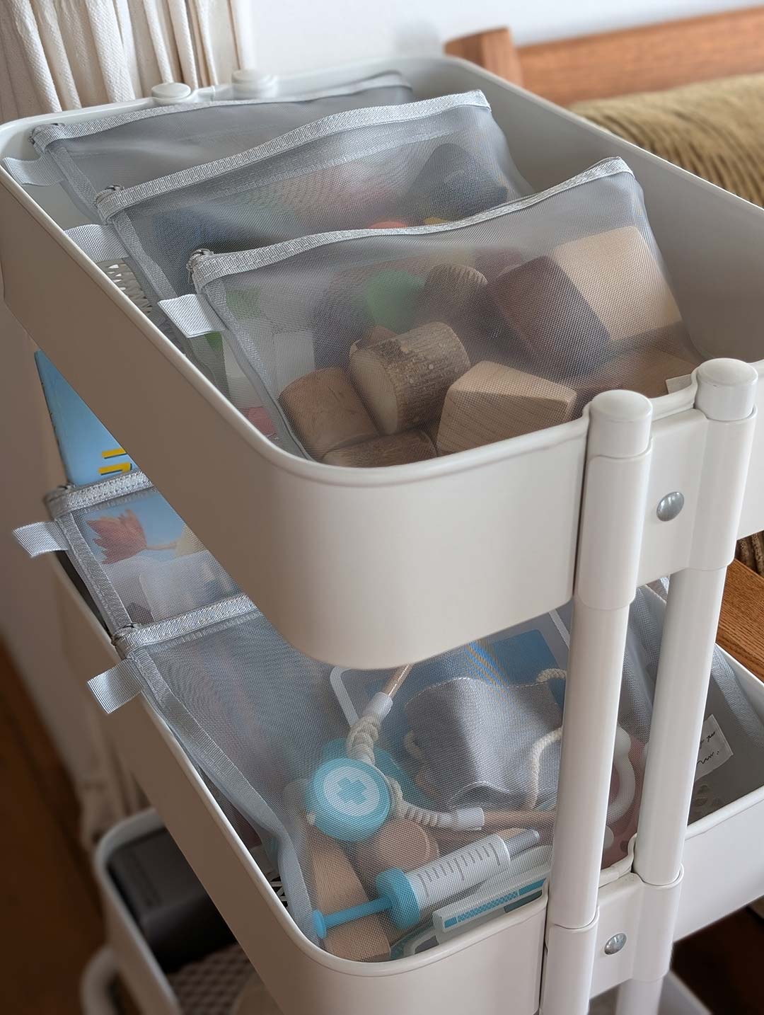 おもちゃ収納の見直しに！中身が見える＆並べる収納で、子どもとの暮らしもすっきり片付く