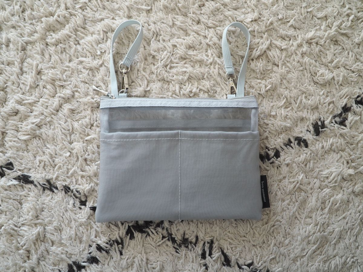 もうバッグの底に沈まない！「吊り下げバッグインバッグ」があれば、小物の取り出しがスムーズに