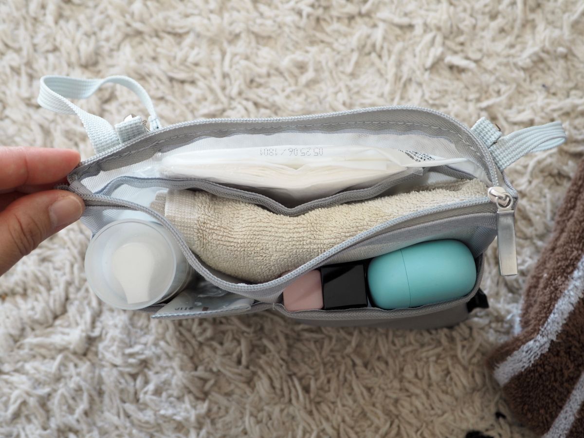 もうバッグの底に沈まない！「吊り下げバッグインバッグ」があれば、小物の取り出しがスムーズに