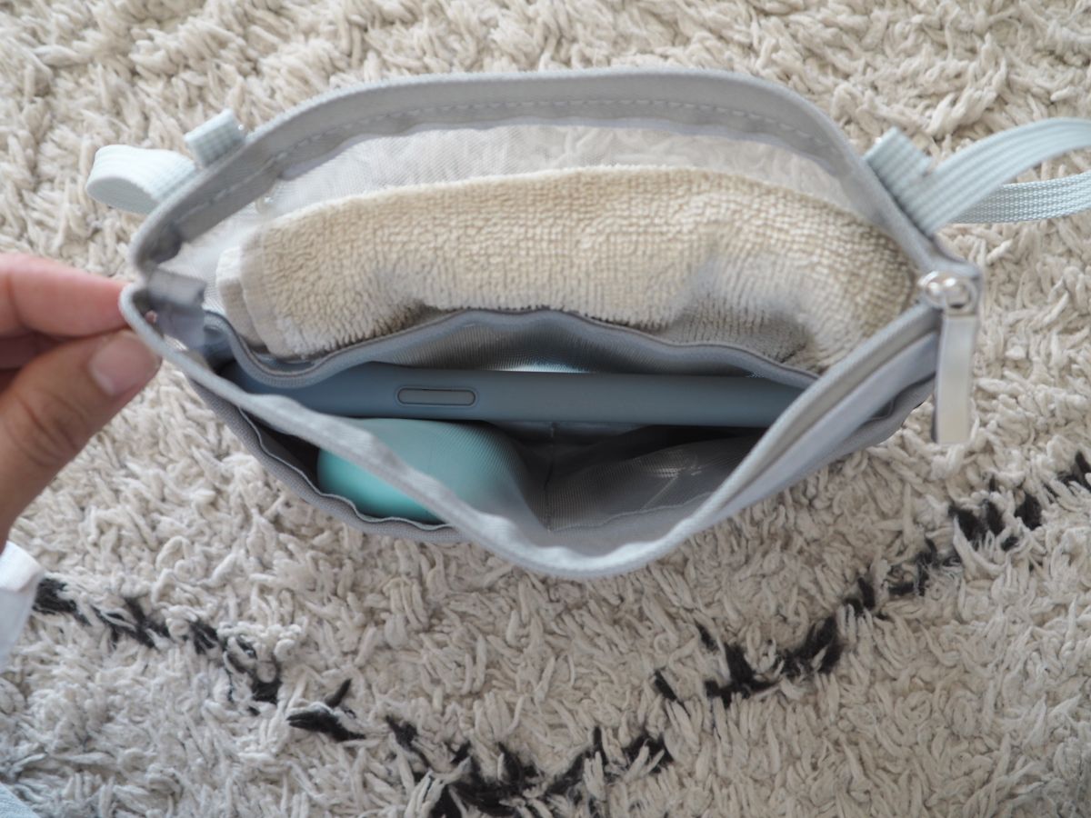 もうバッグの底に沈まない！「吊り下げバッグインバッグ」があれば、小物の取り出しがスムーズに