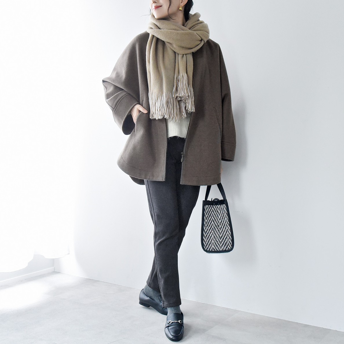 あったかパンツの最高峰はコレ！年末年始もぬくぬく過ごせる「裏ベロアver.」をスタッフが試着