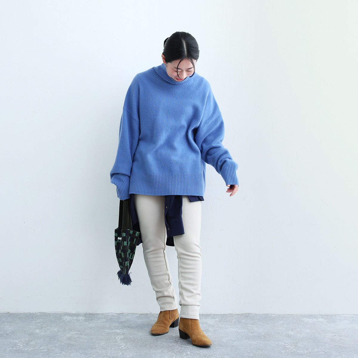 あったかパンツの最高峰はコレ！年末年始もぬくぬく過ごせる「裏ベロアver.」をスタッフが試着