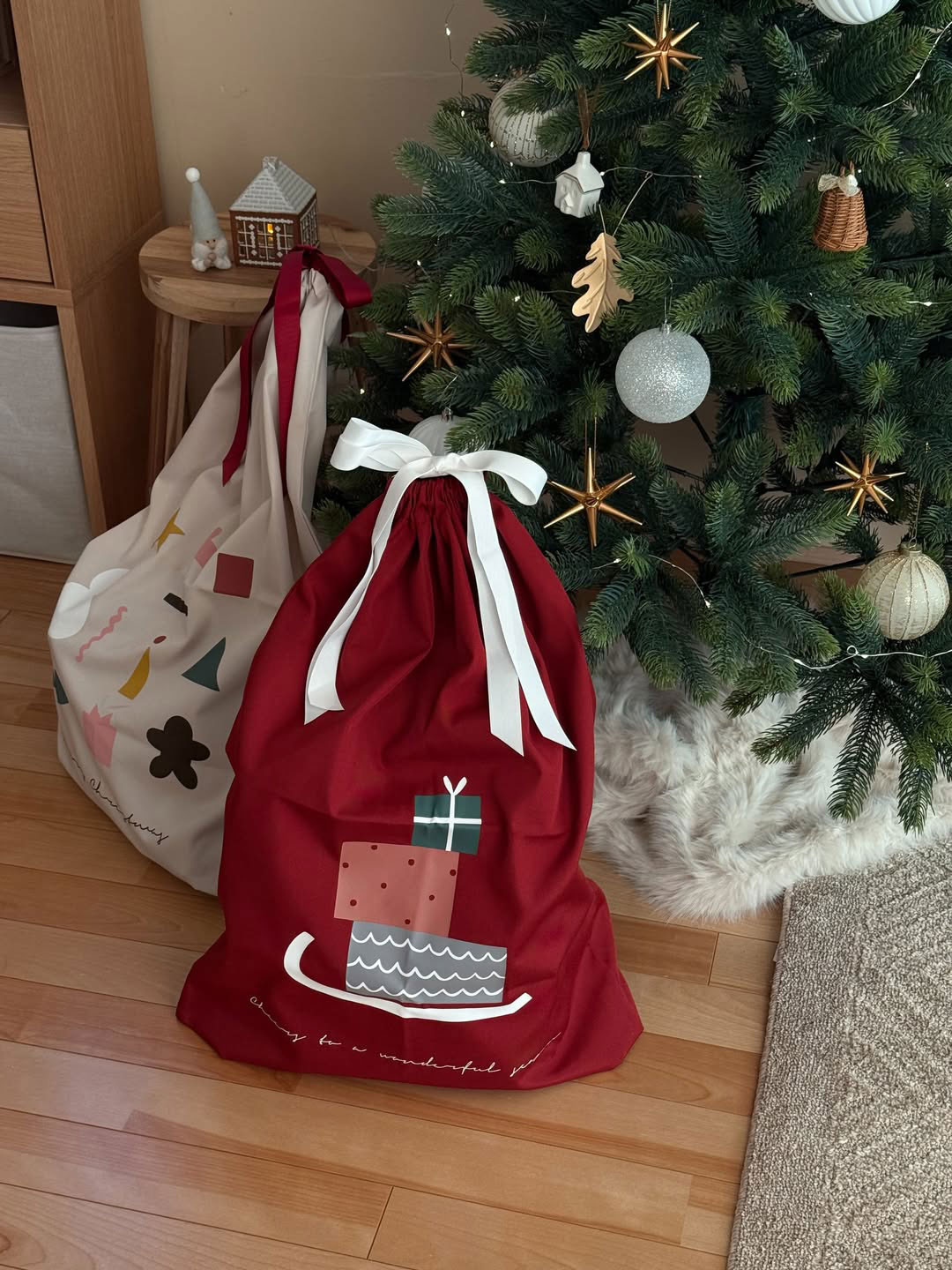 今年のクリスマスは子どもたちを最高の笑顔に！6名のインスタグラマーさんによる、「サンタ袋」の飾りかた報告会