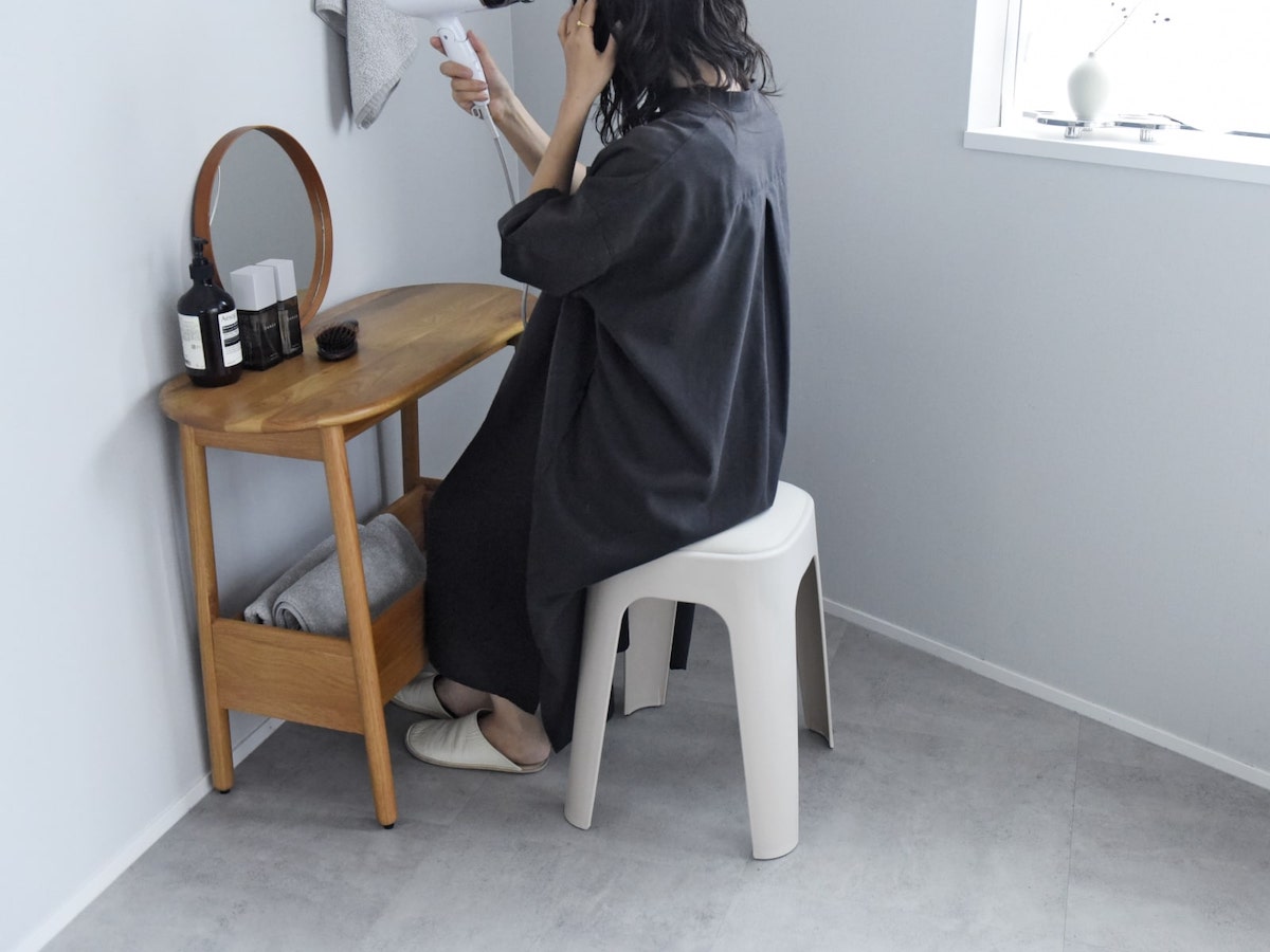 もちもち座面でおもてなし。来客時にも助かるクッションつきスツールのある暮らし【インスタグラマーさんのもの選び】