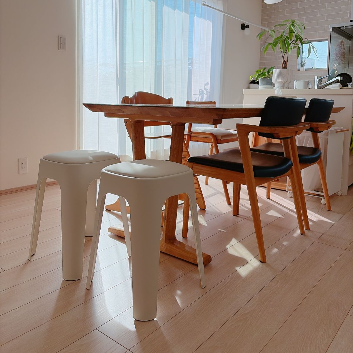 もちもち座面でおもてなし。来客時にも助かるクッションつきスツールのある暮らし【インスタグラマーさんのもの選び】