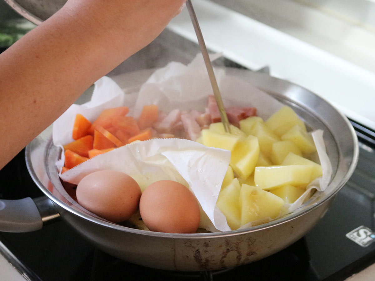 ポテサラは蒸すのが正解!?蒸し鍋で作る副菜+主菜+蒸しパンレシピをご紹介