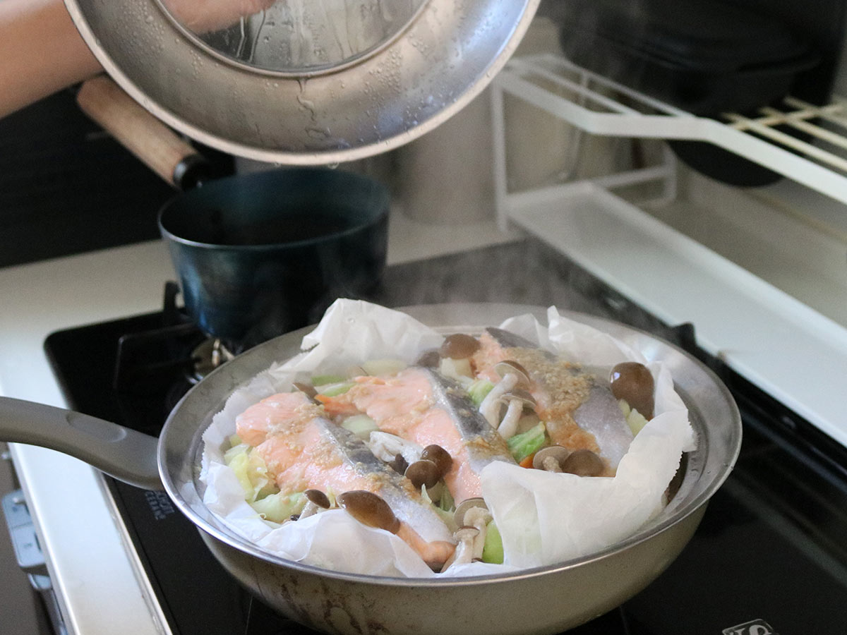 ポテサラは蒸すのが正解!?蒸し鍋で作る副菜+主菜+蒸しパンレシピをご紹介