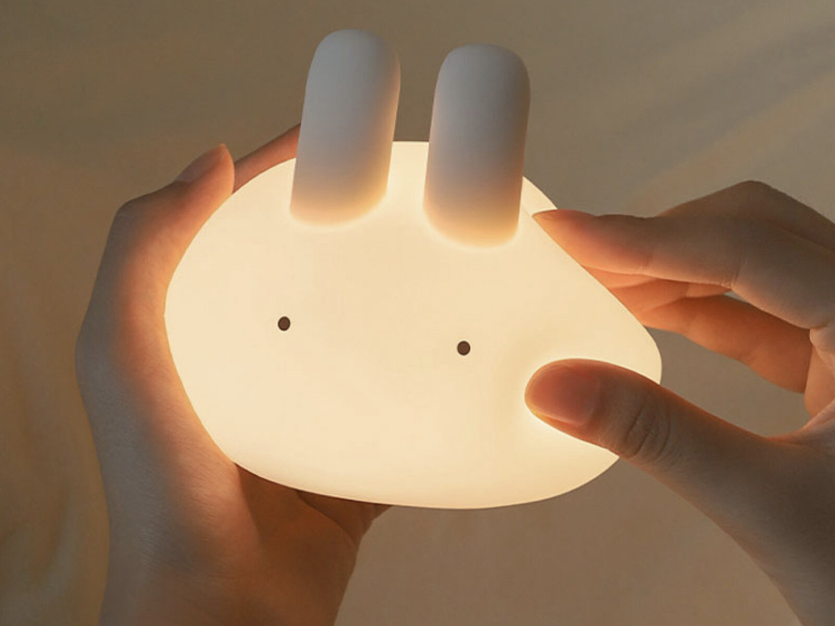 授乳ベビーからキッズまで、おやすみの時間はぷにぷにバニーライトと一緒に。【インスタグラマーさんのもの選び】