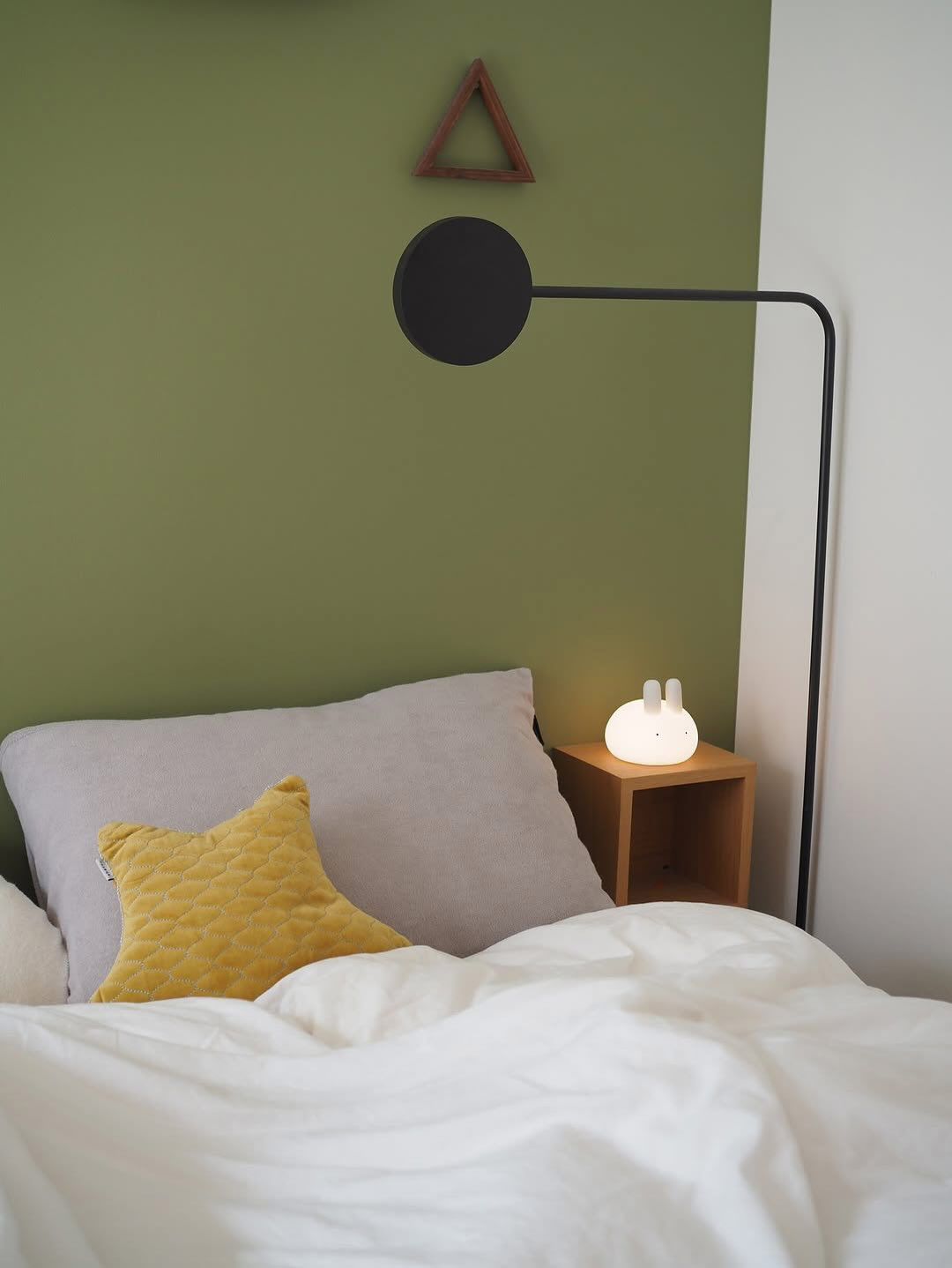 授乳ベビーからキッズまで、おやすみの時間はぷにぷにバニーライトと一緒に。【インスタグラマーさんのもの選び】