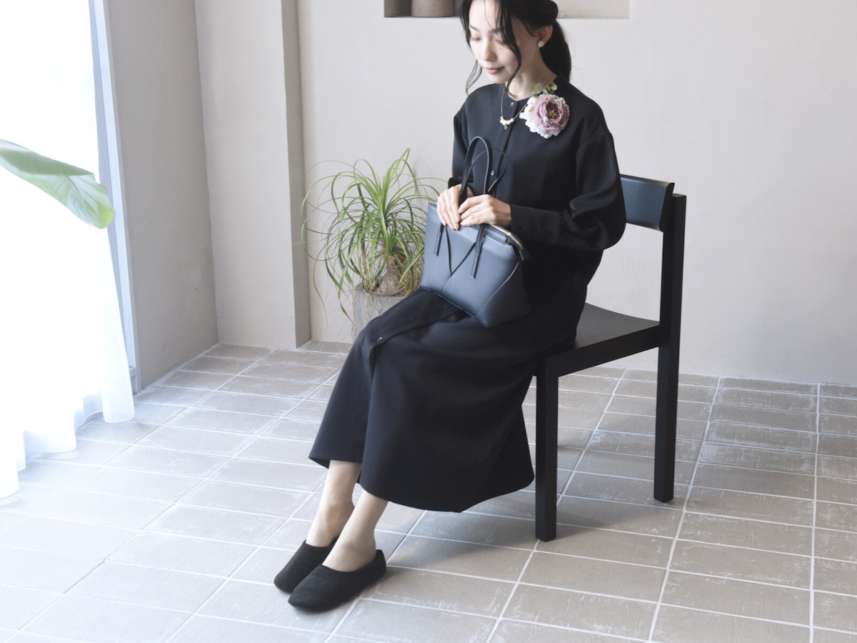 入園・入学式スタイルをキレイに見せたい！ママの願いを「+3cm」に込めたインヒール入り携帯スリッパが遂に完成