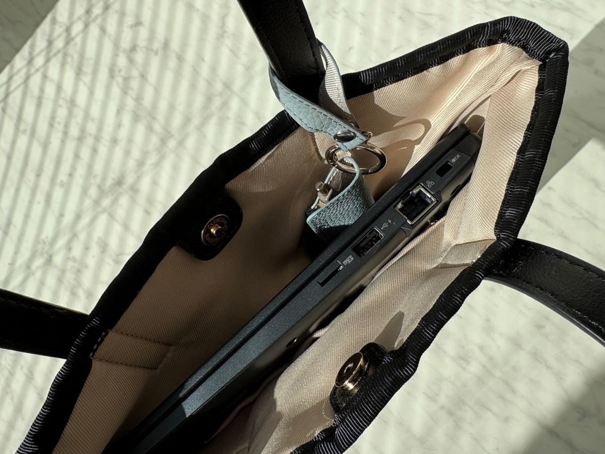 「じぶん時間」のお供に1本のペン。習い事にカフェタイム、お仕事にも、スタッフが愛用している大人のペンホルダー