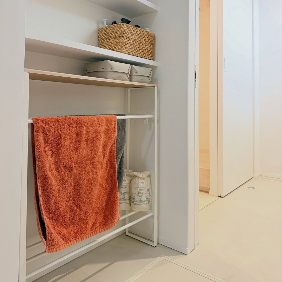 『その手があったか！』奥行き19.5cmのスリムラック活用アイディア3選【インスタグラマーさんのもの選び】