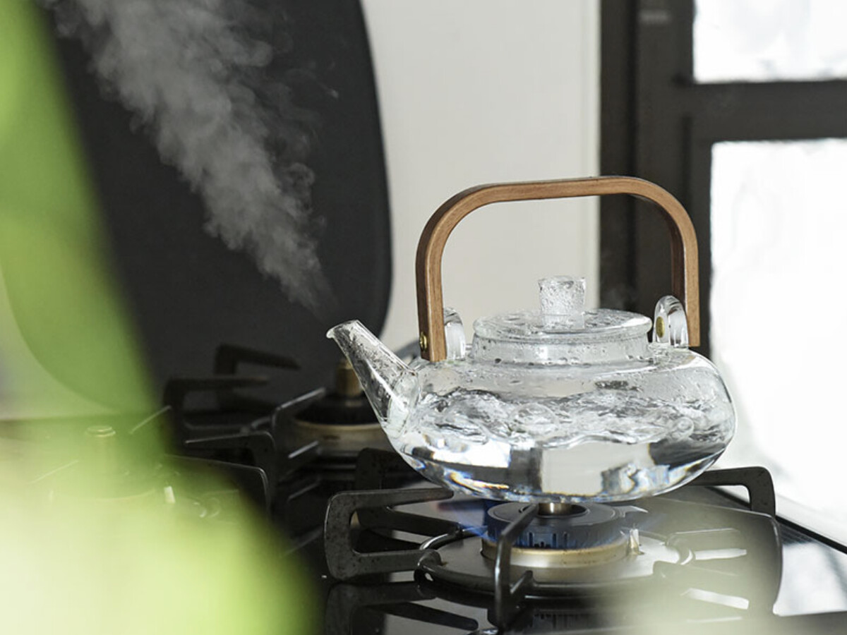 ゆれる茶葉、流れる水滴…美しさを味わうティーセットで、こころ整うお茶習慣をはじめよう