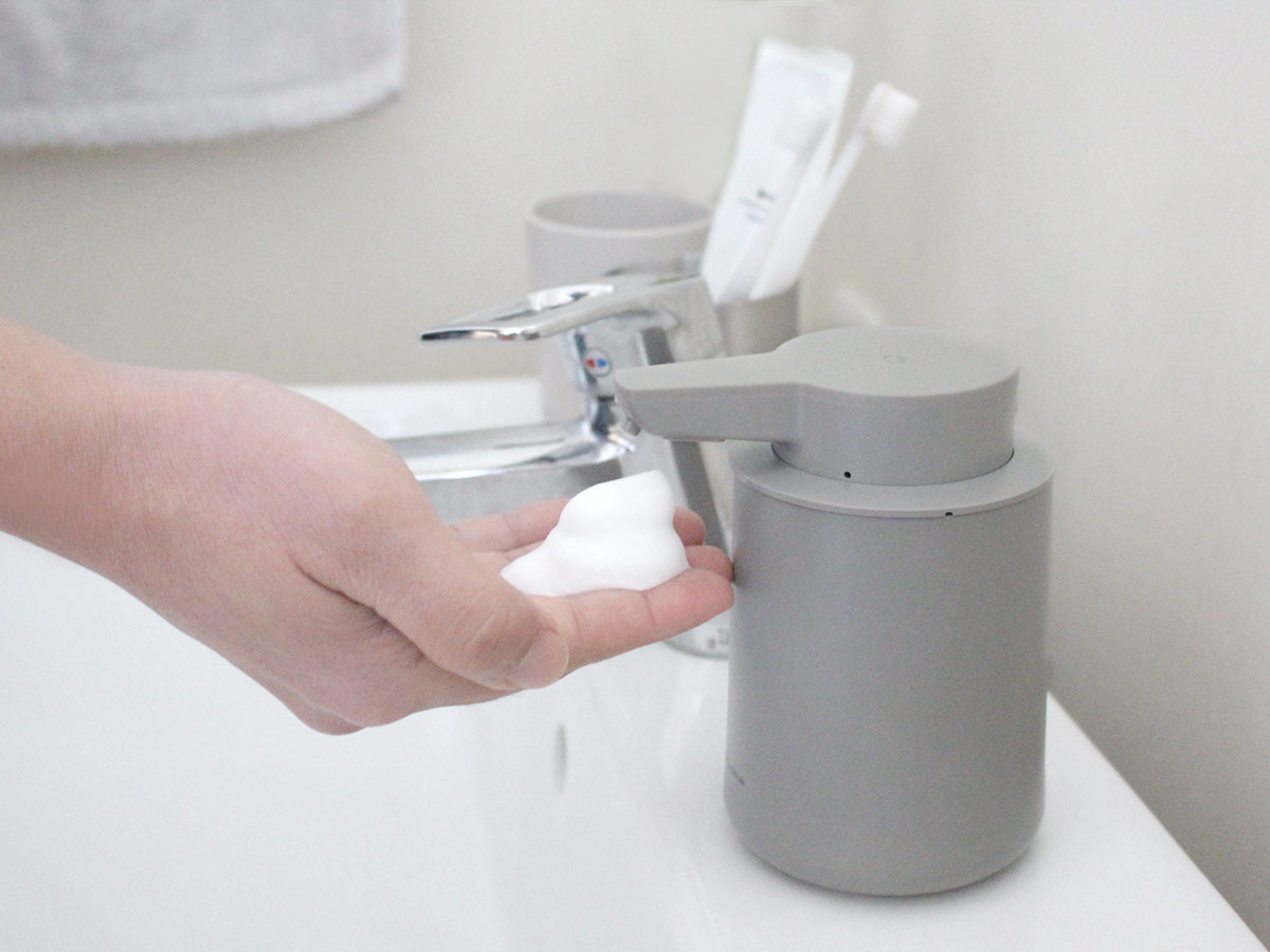 手を洗うたびに「これ、いいな」。暮らしにコロンと寄り添う自動式ディスペンサー