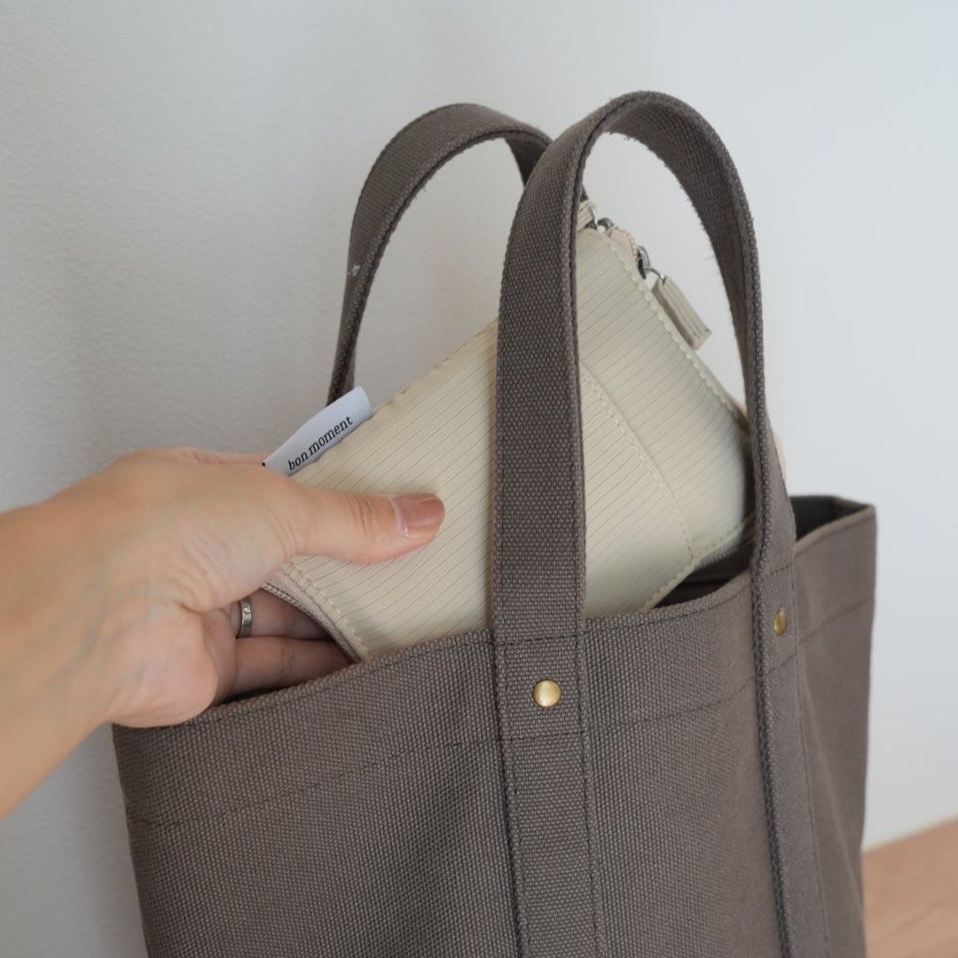 花粉症さんの救世主かも！目薬がすぐ見つかる＆薬の補充もラクな「手帳型ポーチ」にIGさんも高評価