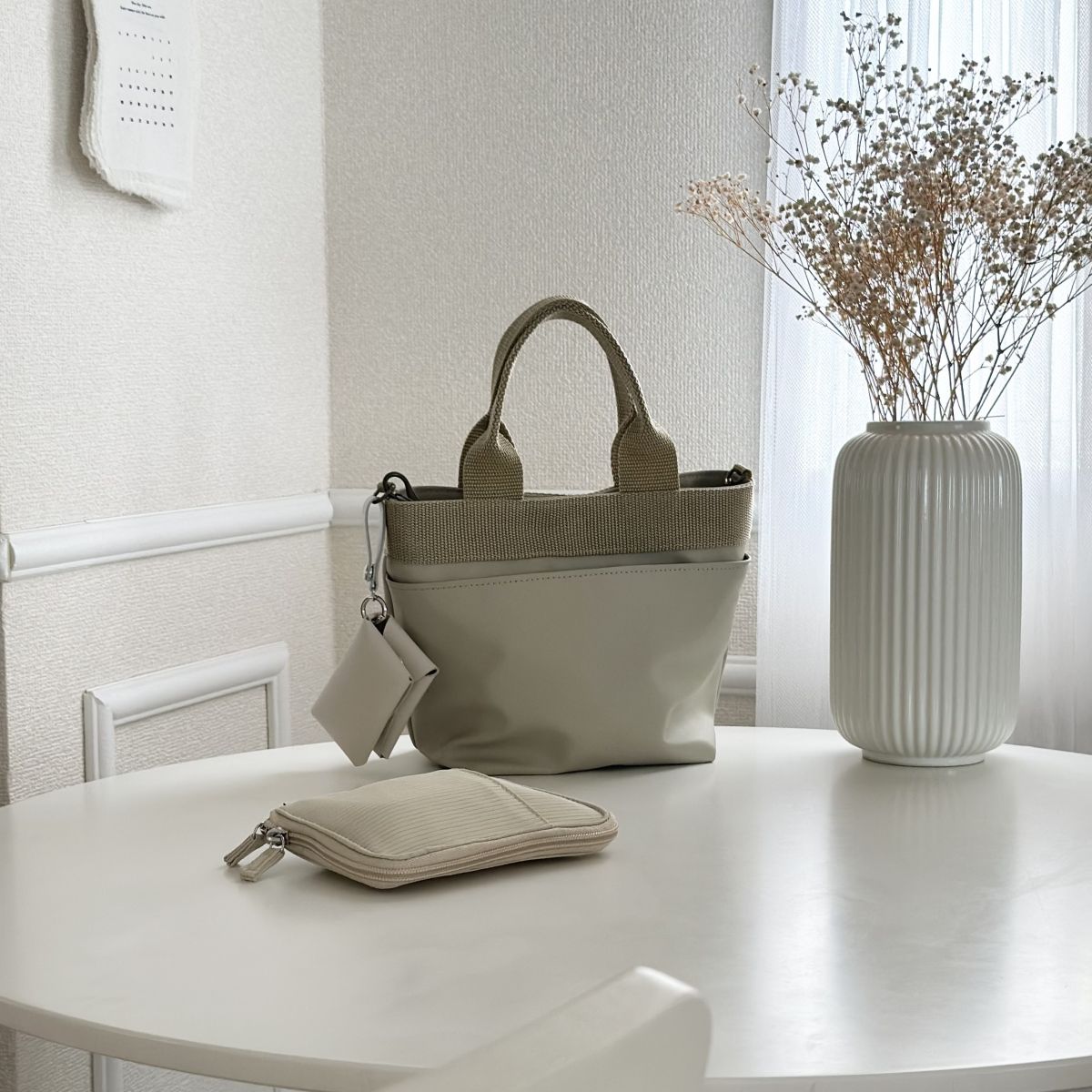 花粉症さんの救世主かも！目薬がすぐ見つかる＆薬の補充もラクな「手帳型ポーチ」にIGさんも高評価