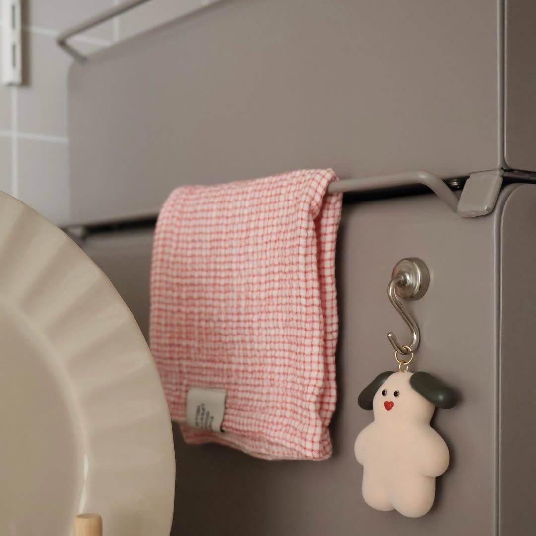 新色グレージュ登場の「理想のブレッドケース」。インスタグラマーさんもキッチン収納をカスタム中！