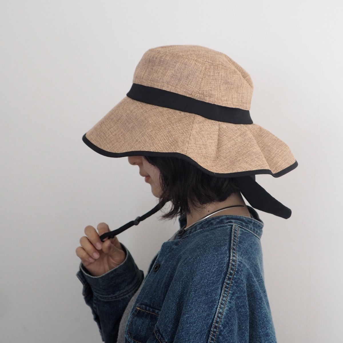 毎日使いにちょうどいい。首後ろまでカバーできる「ジュート風ハット」