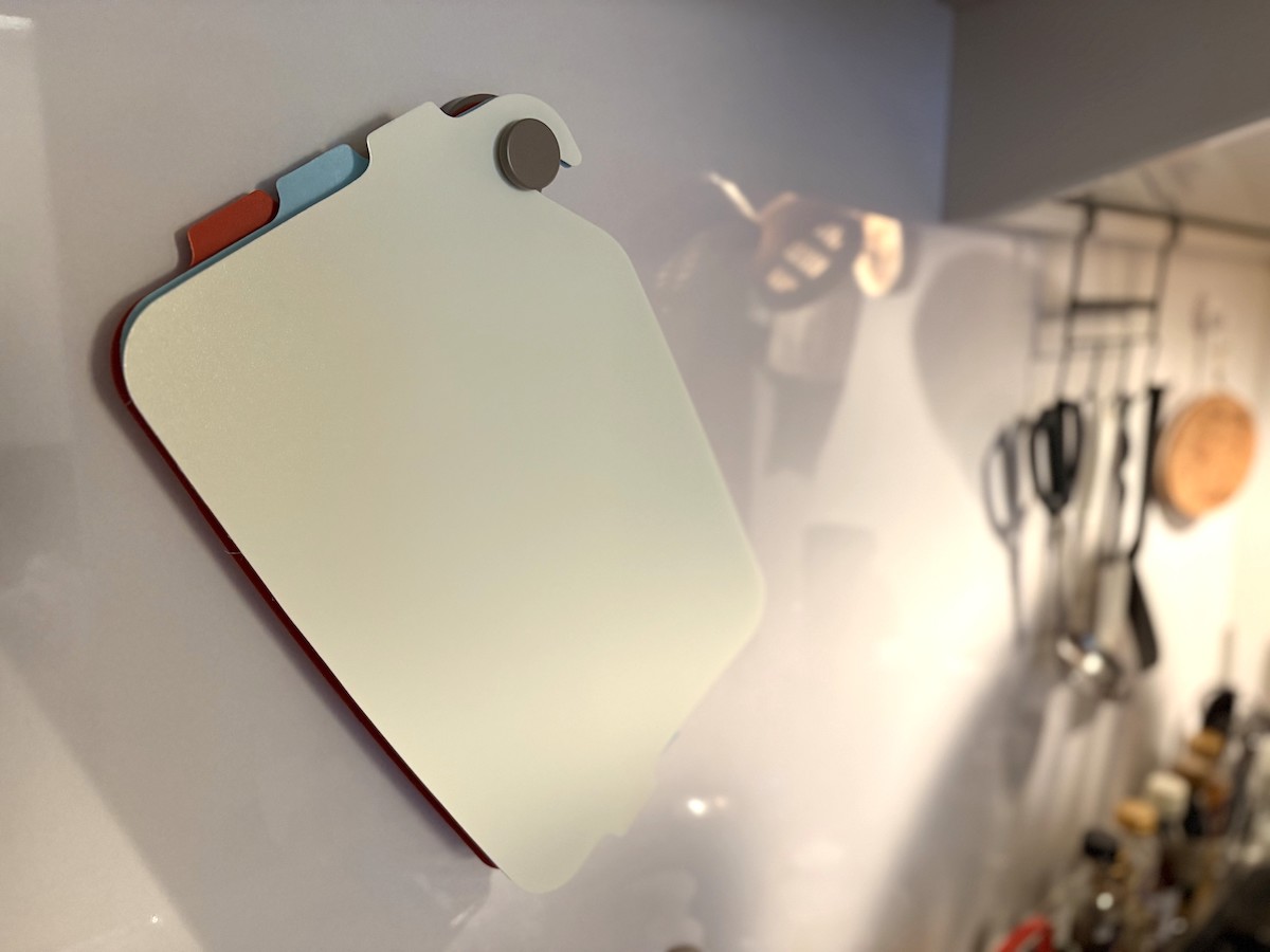 見た目はクール、機能はガッチリ！強力吸盤の「真空フック」をスタッフ宅で使ってみた【第二弾】