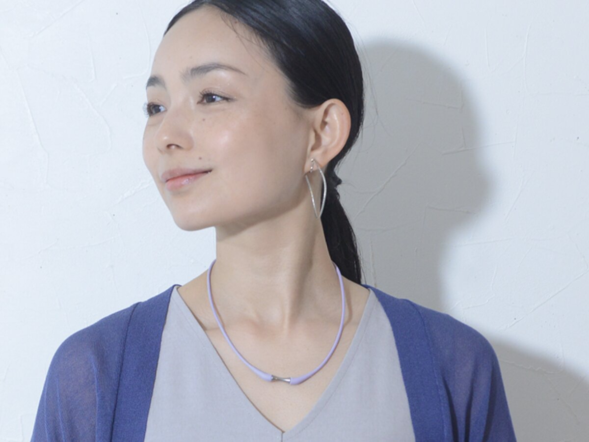 バレない磁気ネックレス！？アクセ感覚で首こり・肩こりケアを始めよう